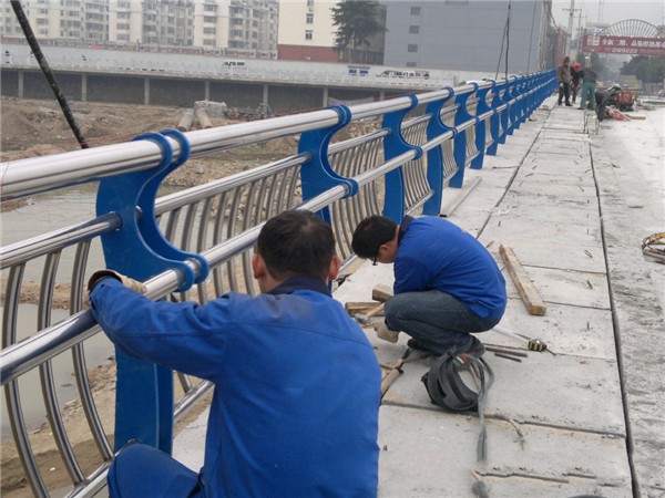 开封不锈钢桥梁护栏除锈维护的重要性及其方法