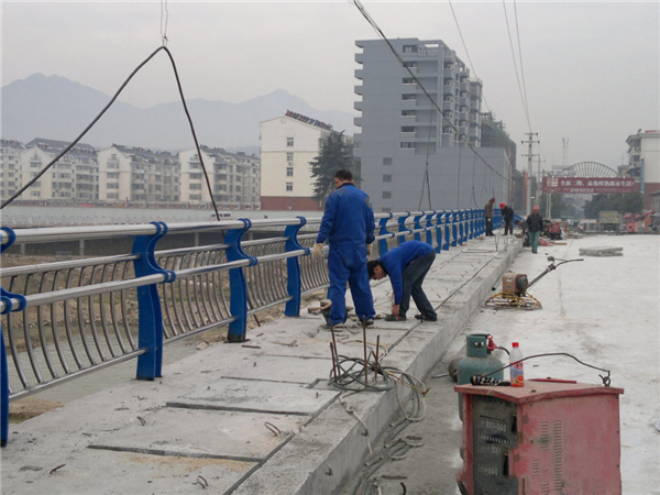 开封不锈钢复合管护栏常见问题及解决方案